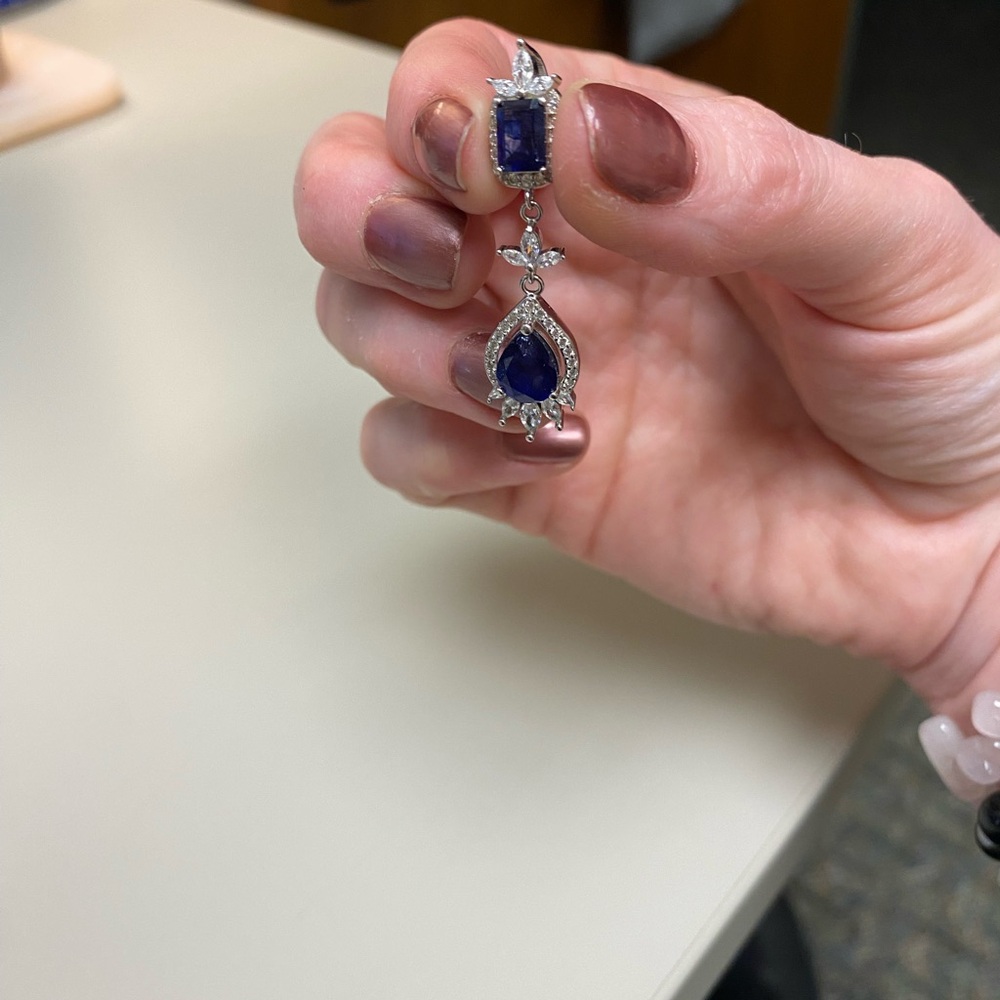 Elegant Silver diamond and Sapphire Jewelry Set - Picture 3 of 9